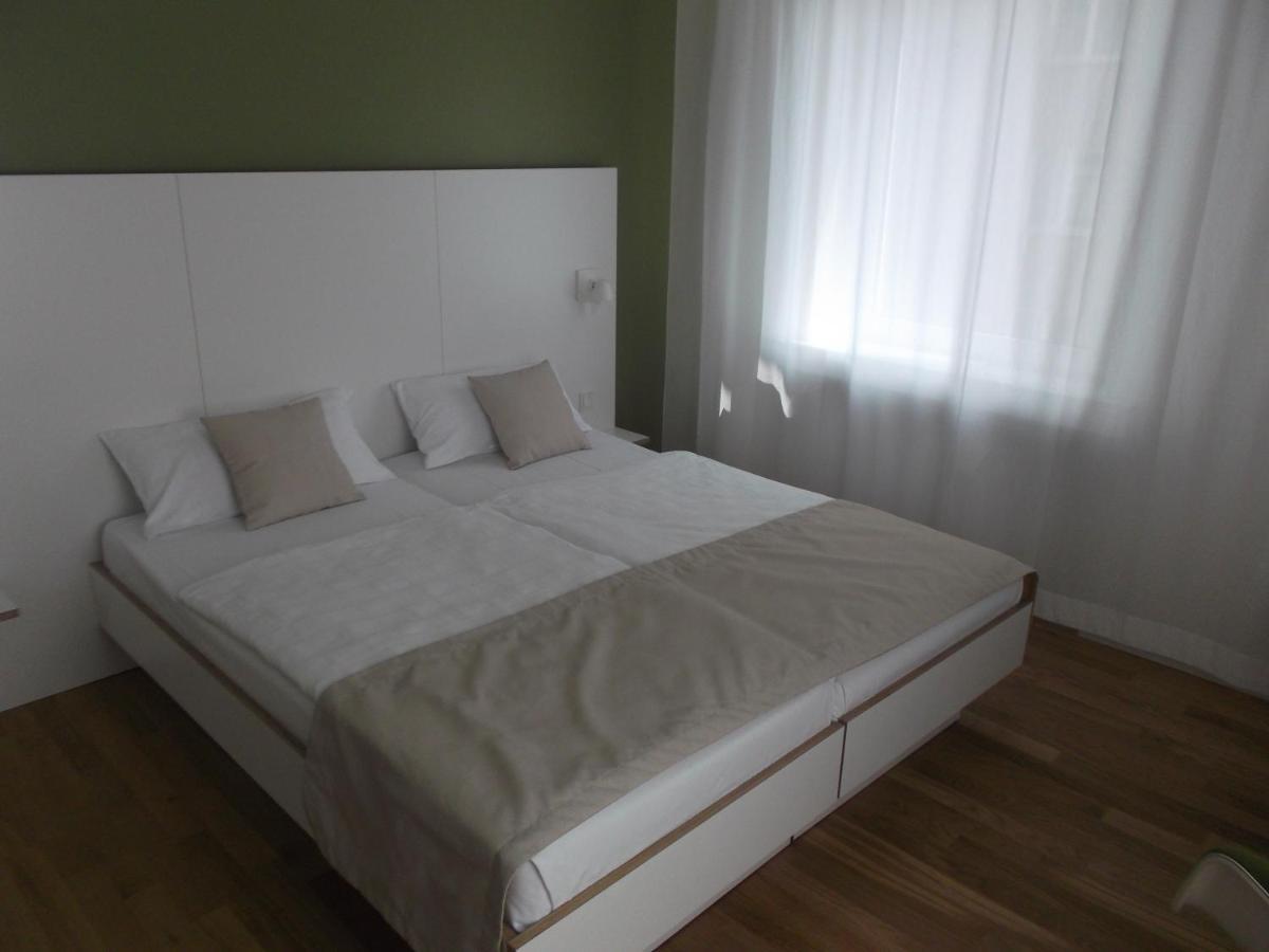 Art Hotel Ufer Дюселдорф Стая снимка